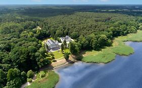 Manowce Palace